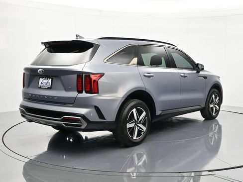 Used 2021 Kia Sorento S image 5