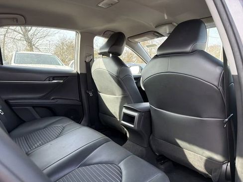 Used 2022 Toyota Camry SE w/ Carpet Mat Package (TMS) image 15