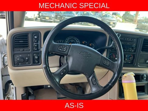 Used 2005 Chevrolet Tahoe Z71 w/ Preferred Equipment Group AWD/4WD image 10