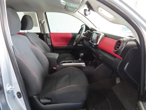 Used 2023 Toyota Tacoma SR5 image 33