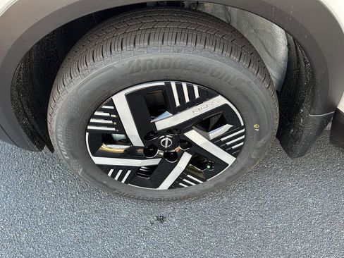 New 2026 Nissan Kicks SV w/ SV Premium Package image 31
