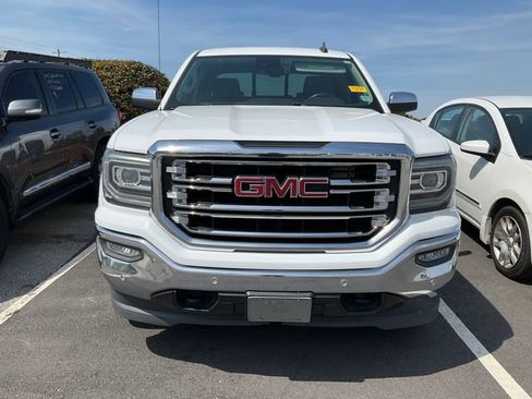 Used 2018 GMC Sierra 1500 SLT image 2