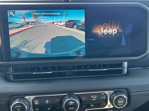 Certified 2024 Jeep Gladiator Sport w/ Premium Package image 29