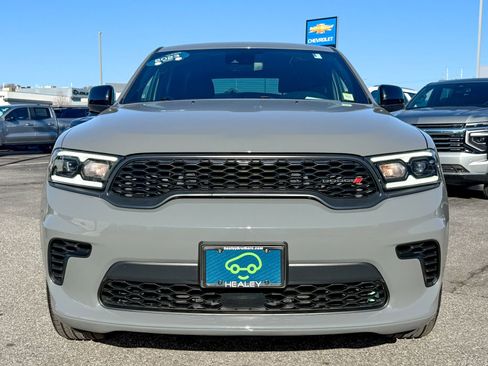 Used 2023 Dodge Durango GT image 2