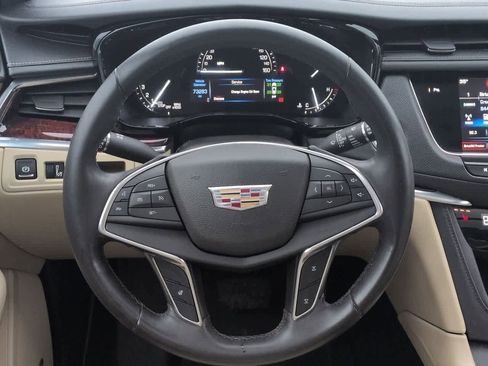 Used 2017 Cadillac XT5 Luxury image 24
