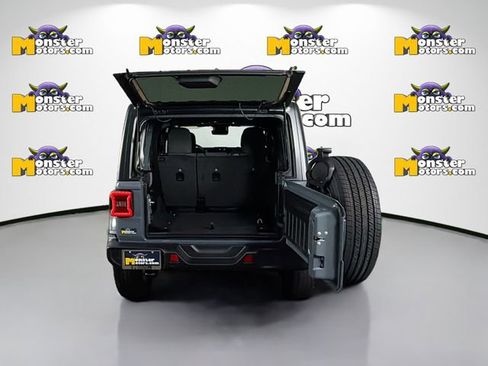 Used 2024 Jeep Wrangler Unlimited Sahara w/ Technology Group AWD/4WD image 26