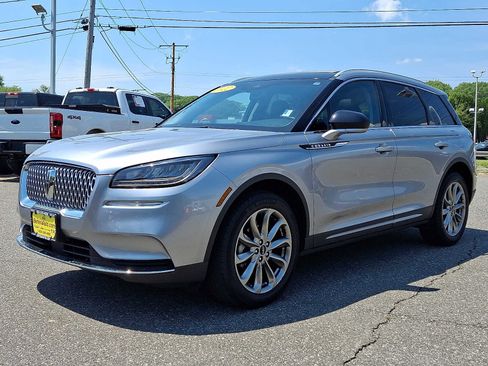 Used 2022 Lincoln Corsair AWD w/ Premium Package image 3
