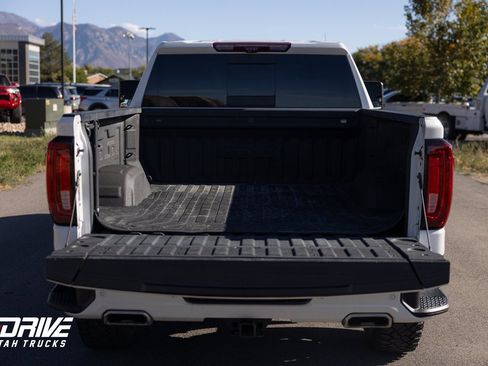Used 2022 GMC Sierra 1500 AT4 w/ AT4 Premium Package image 16