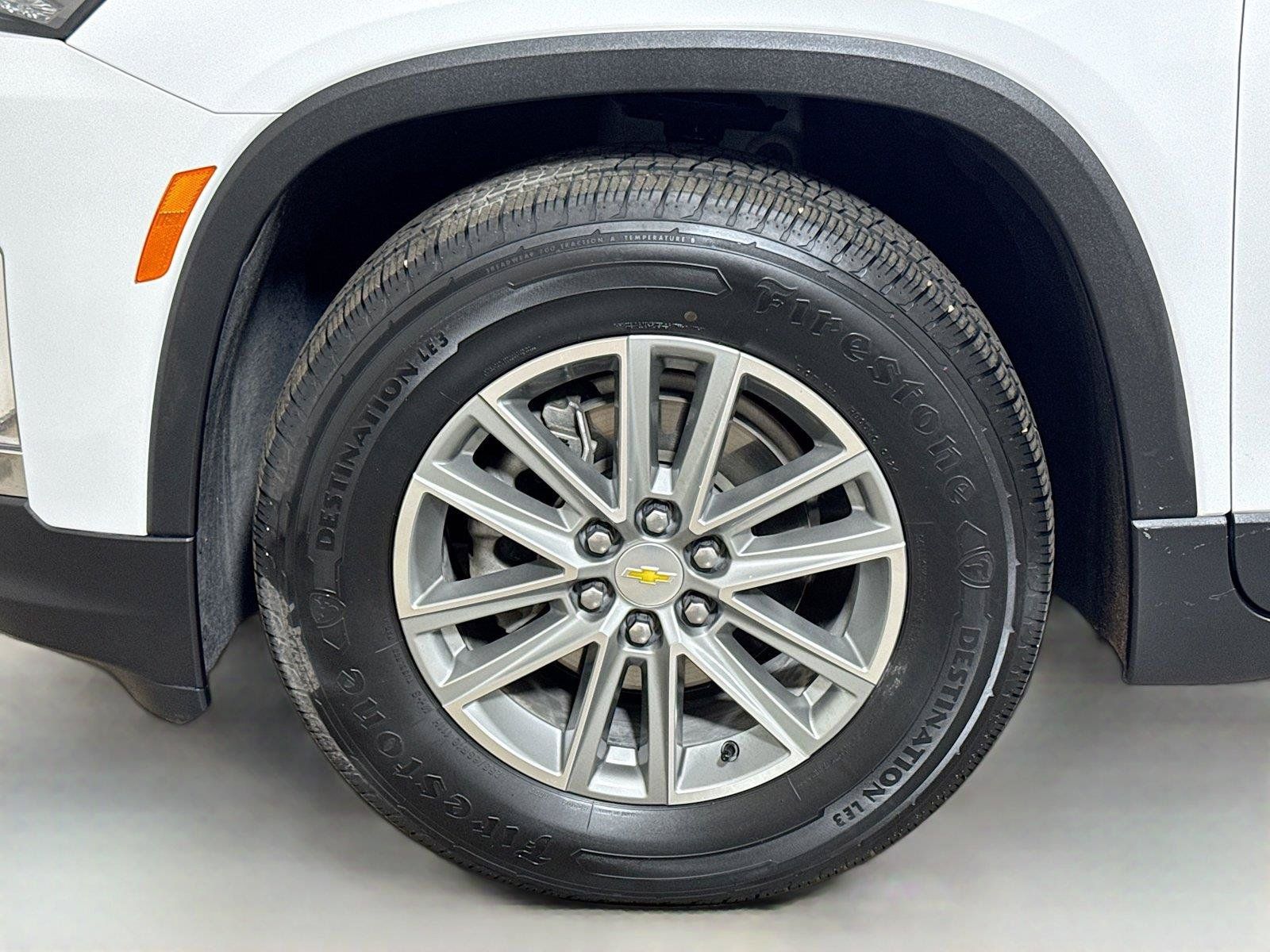 Used 2023 Chevrolet Traverse LT FWD image 29