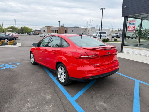 Used 2016 Ford Focus SE FWD image 7