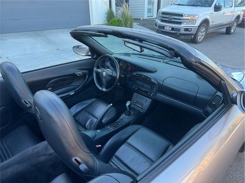 Used 2001 Porsche 911 Cabriolet image 41