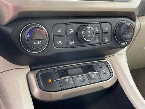 Used 2023 GMC Acadia Denali image 18