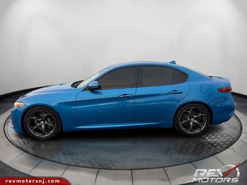 Used 2017 Alfa Romeo Giulia Ti w/ TI 19" Sport Package image 2