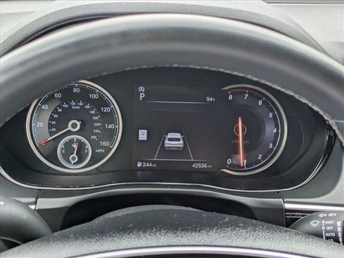Used 2025 Genesis GV70 2.5T AWD/4WD image 11