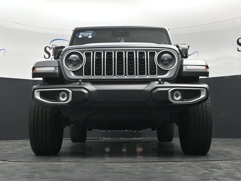 Used 2025 Jeep Wrangler Unlimited Sahara AWD/4WD image 30
