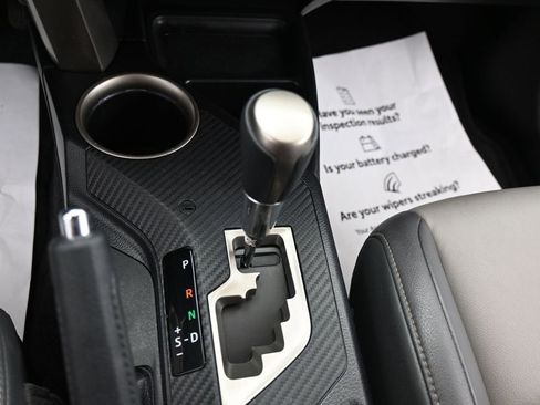 Used 2015 Toyota RAV4 Limited image 22