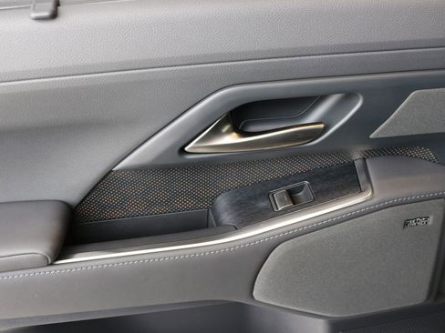 Used 2024 Lexus GX 550 w/ Accessory Package (Z1) image 24