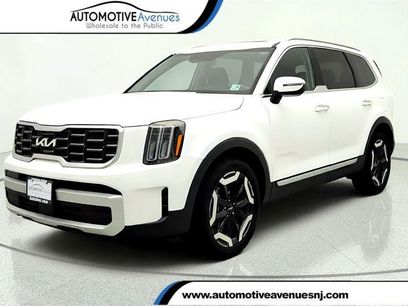 Used 2024 Kia Telluride S w/ S Sunroof Package