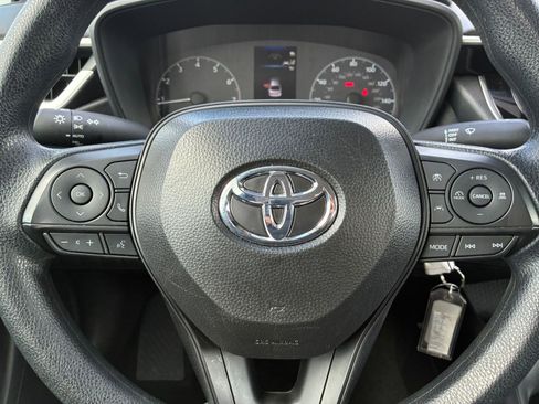 Used 2025 Toyota Corolla LE FWD image 21
