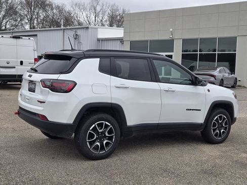 Certified 2025 Jeep Compass Trailhawk w/ Trailhawk Elite Group AWD/4WD image 7