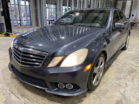 Used 2010 Mercedes-Benz E 350 Sedan image 17