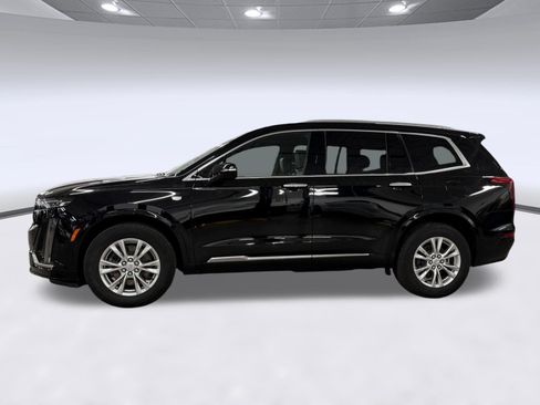 Certified 2025 Cadillac XT6 Luxury FWD image 2
