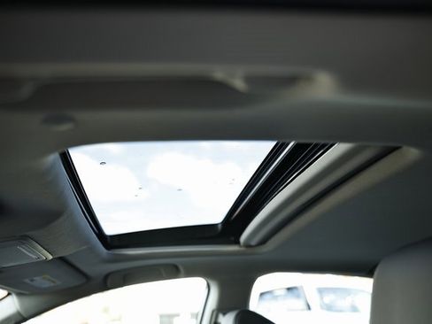 Used 2025 Honda Accord Touring image 18