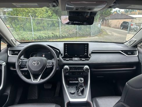 Used 2020 Toyota RAV4 Limited image 15