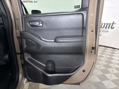 Used 2022 Nissan Frontier PRO-4X w/ Pro-4X Premium Package AWD/4WD image 27