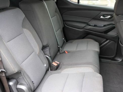 Used 2021 Chevrolet Traverse LS FWD image 17