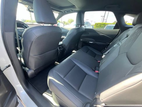 Used 2025 Lexus RX 350 Premium FWD image 3