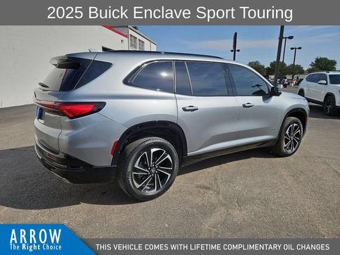 Used 2025 Buick Enclave Sport Touring w/ Power Package FWD image 13
