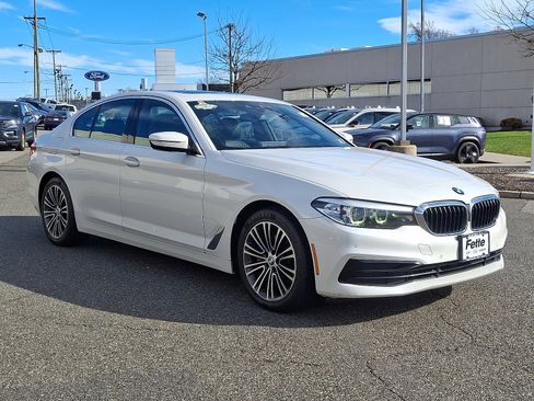 Used 2019 BMW 530i xDrive w/ Convenience Package image 3