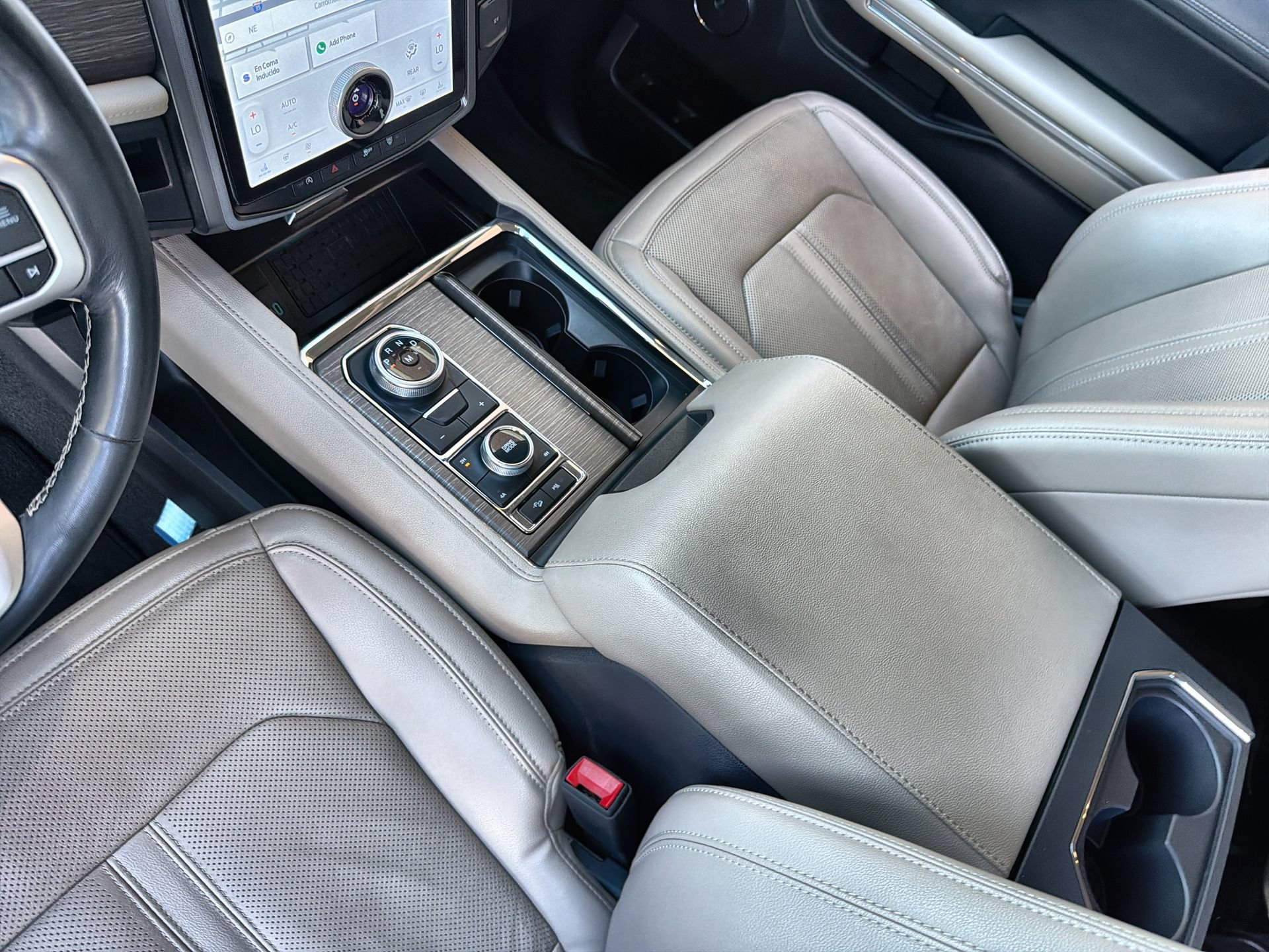 Used 2024 Ford Expedition Limited AWD/4WD image 21