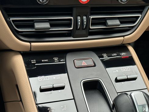 Used 2023 Porsche Macan image 21