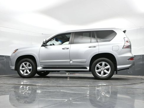 Used 2017 Lexus GX 460 w/ Navigation Package AWD/4WD image 36