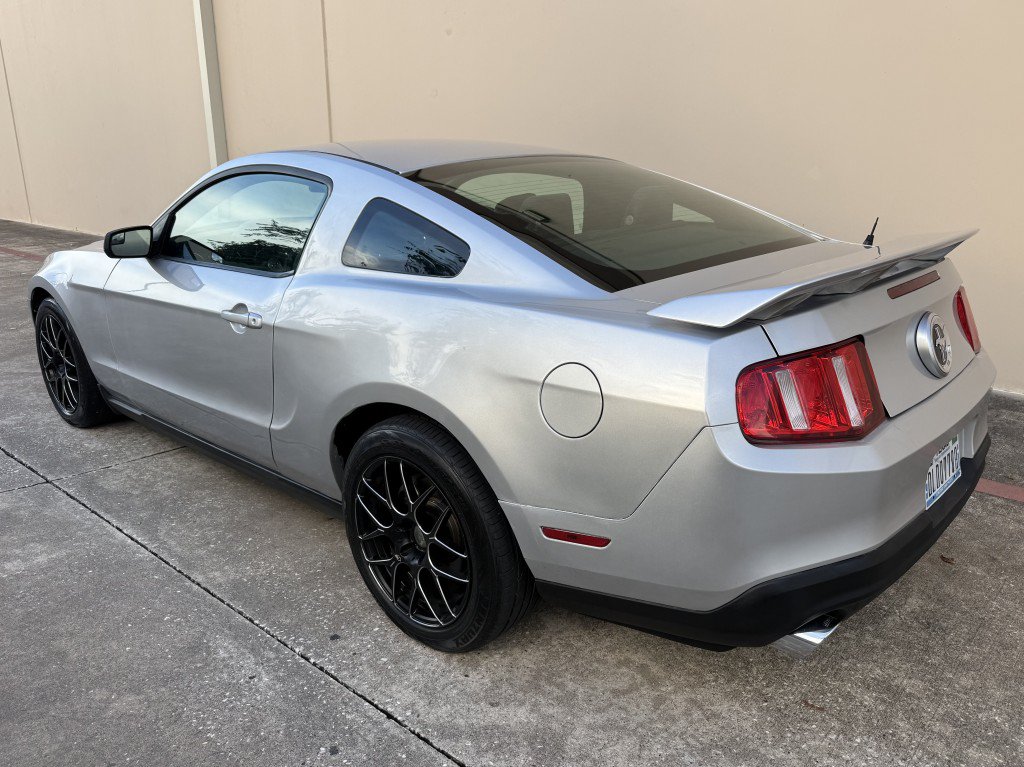 Used 2012 Ford Mustang Coupe RWD image 5