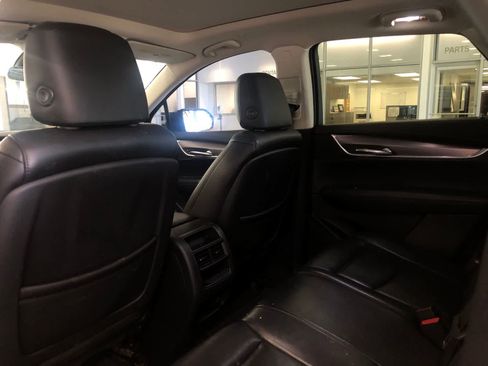 Used 2018 Cadillac XT5 Luxury w/ Driver Awareness Package FWD image 5