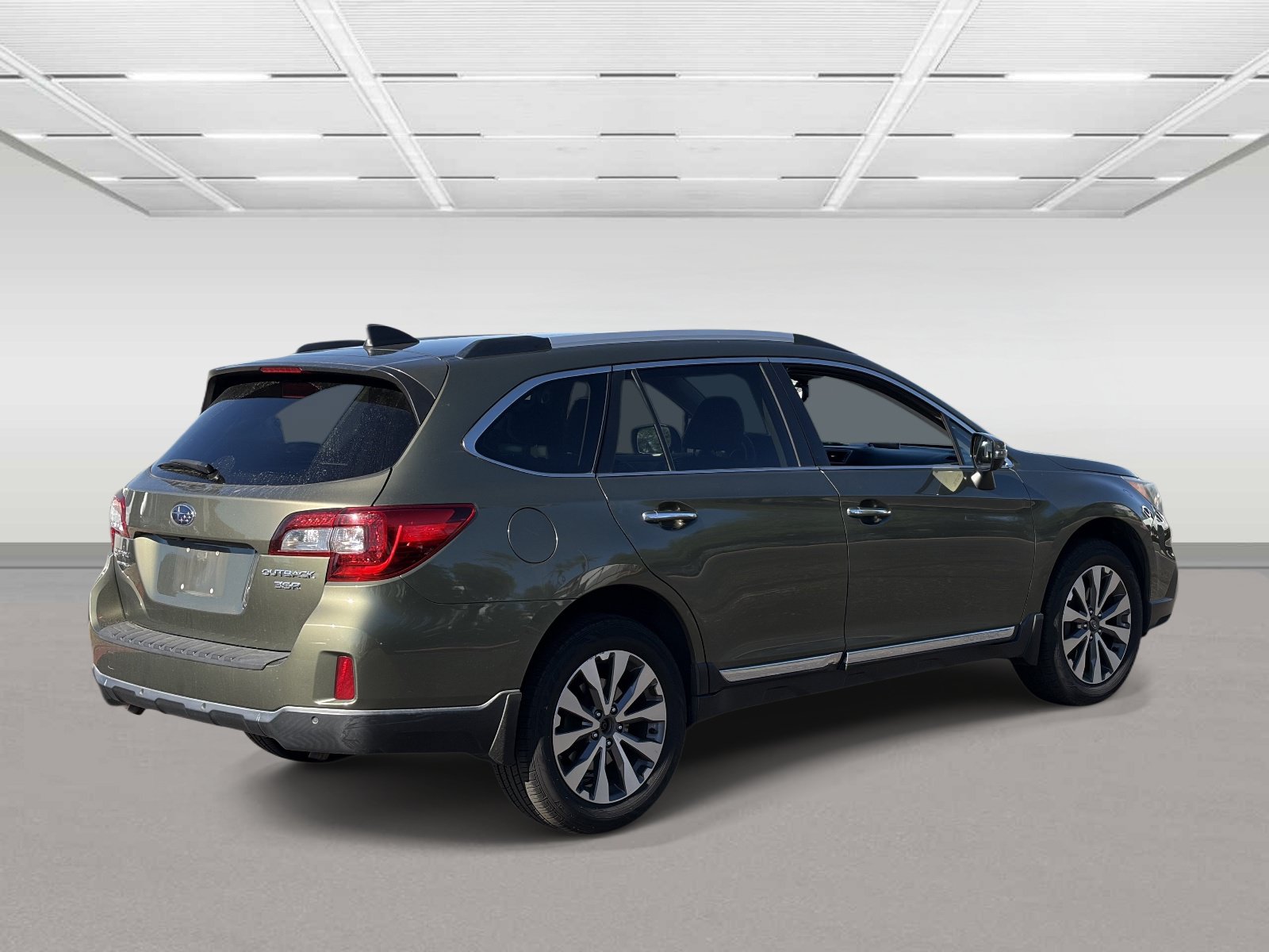 Used 2017 Subaru Outback 3.6R Touring w/ Popular Package #5A AWD/4WD image 5