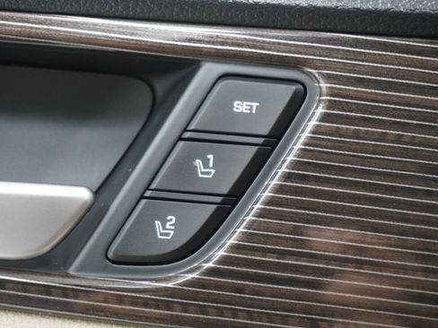 Used 2019 Hyundai Sonata Limited w/ Ultimate Package 04 image 15