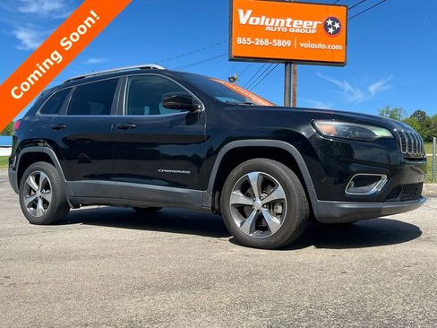 Used 2019 Jeep Cherokee Limited w/ Technology Group AWD/4WD image 1