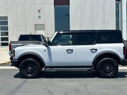 New 2026 Ford Bronco Outer Banks w/ Black Appearance Package AWD/4WD image 6