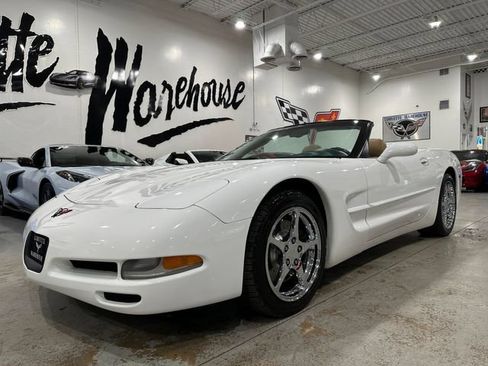 Used 2004 Chevrolet Corvette Convertible w/ Preferred Equipment Group RWD image 32