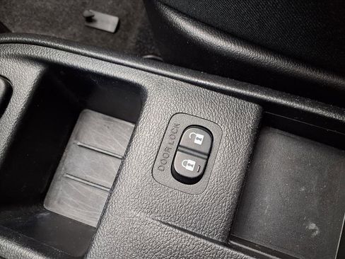 Used 2013 MAZDA MAZDA2 Sport image 10