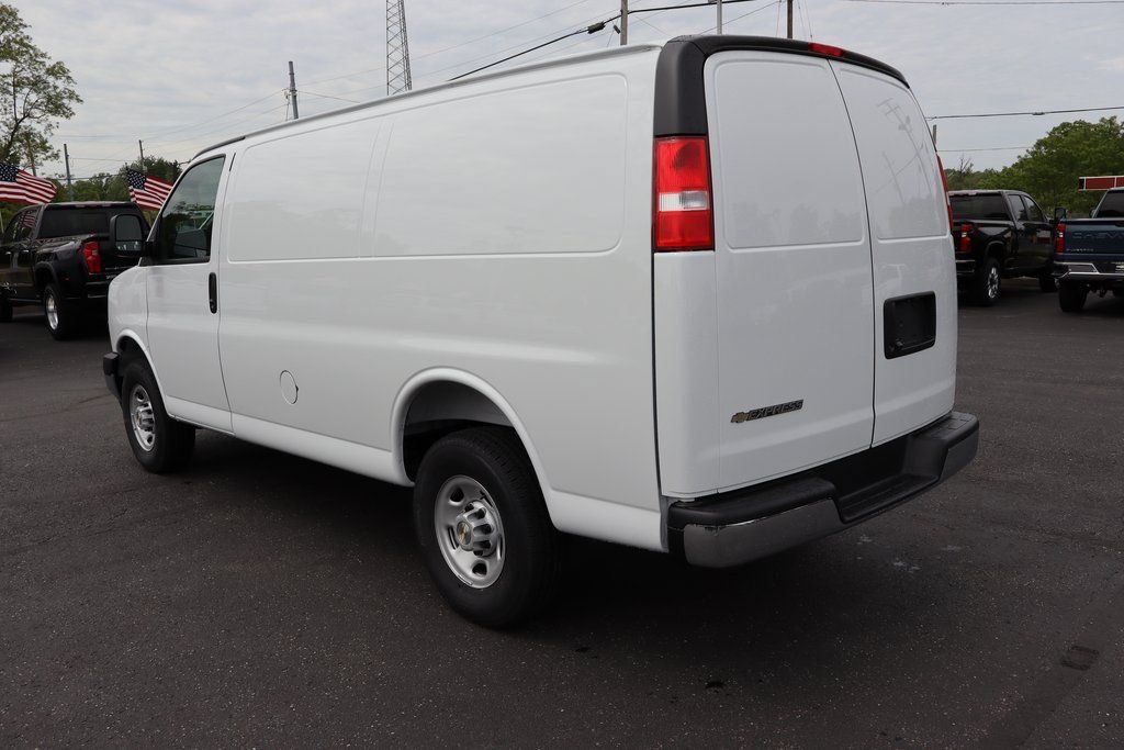 New 2025 Chevrolet Express 3500 w/ Chrome Appearance Package RWD image 24