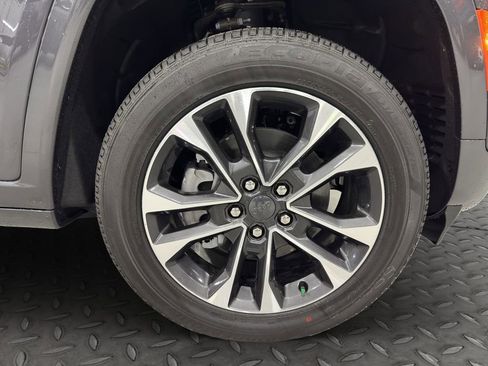 New 2025 Jeep Grand Cherokee L Overland image 16