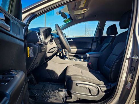 Used 2019 Kia Sportage LX image 12