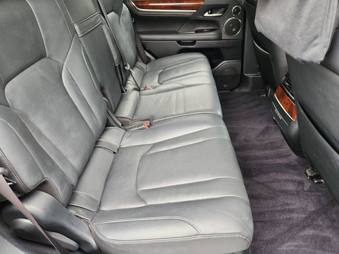 Used 2017 Lexus LX 570 4WD w/ Luxury Package image 16