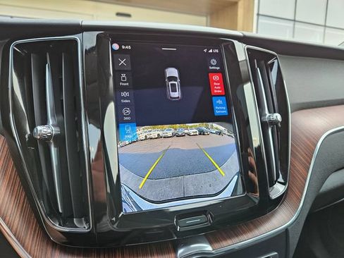 Certified 2023 Volvo XC60 T8 Plus AWD/4WD image 29
