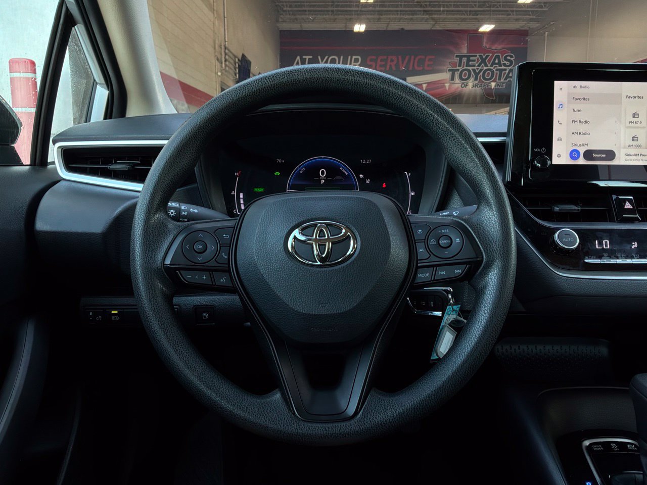 Used 2026 Toyota Corolla LE FWD image 34